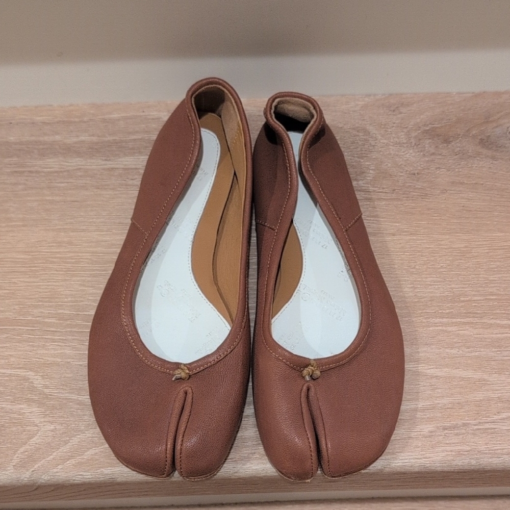 Brown Leather Split Toe Ballet Flats - Picture 2 of 9